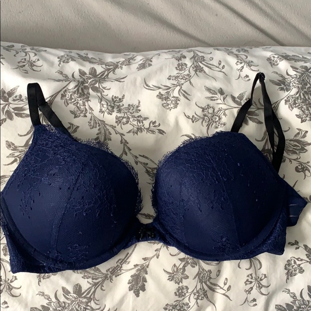 Victoria Secret bombshell bra
